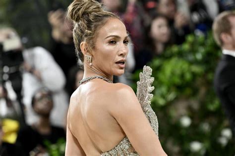 bets.com review|As J.Lo divorces Ben Affleck, Las Vegas bets on her new man.